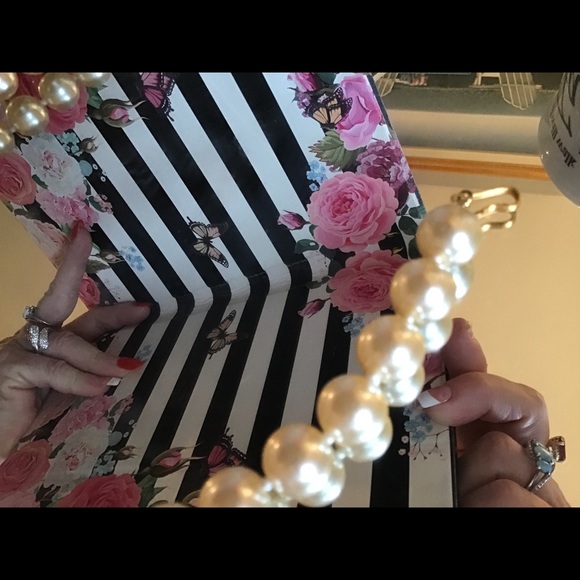 Beautiful large simulated pearls vintage - Picture 4 of 4